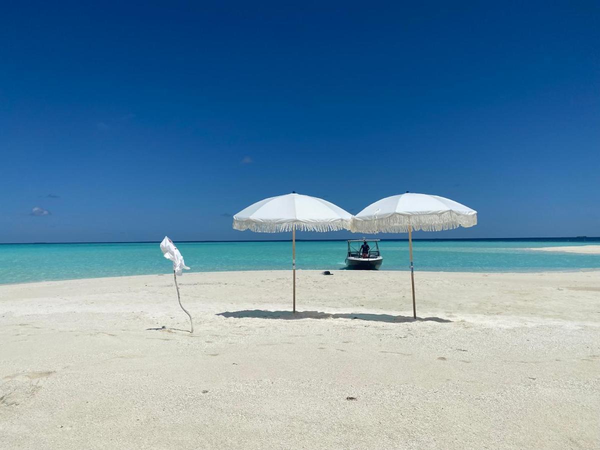 Sunrise By White Sand Dhigurah Dhigurah  Exterior photo
