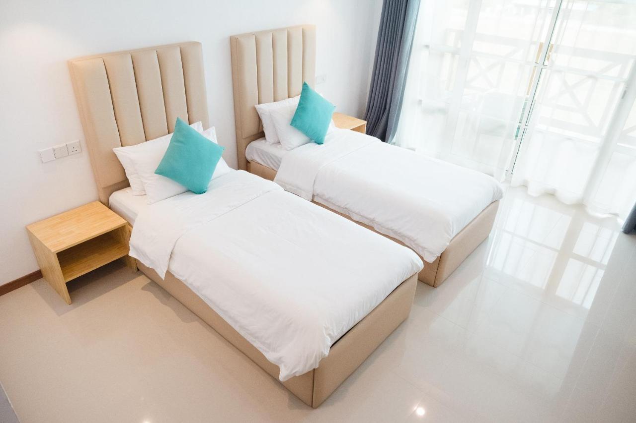 Sunrise By White Sand Dhigurah Dhigurah  Exterior photo