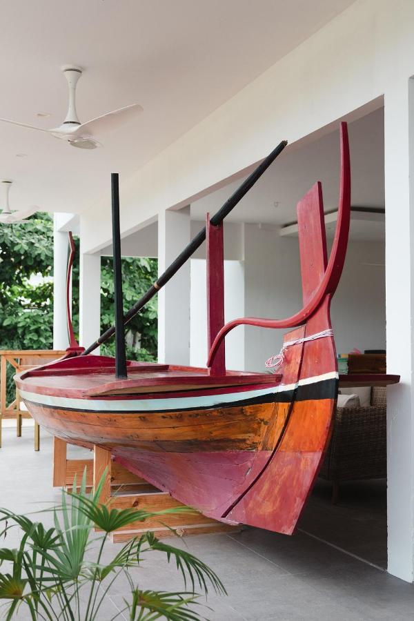 Sunrise By White Sand Dhigurah Dhigurah  Exterior photo